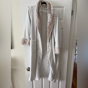 Midnight by Carole Hochman Cream Robe with Faux Fur Trim